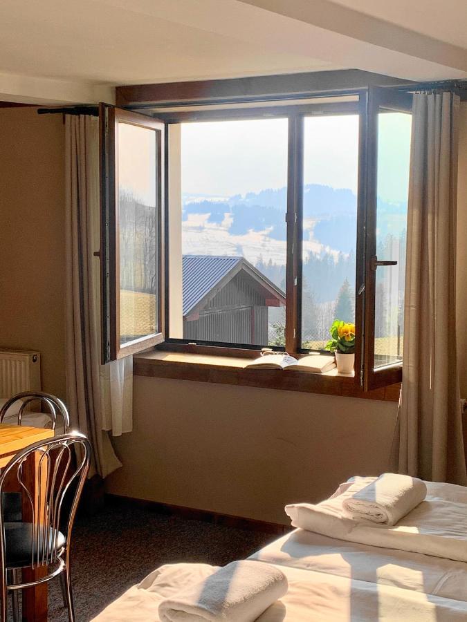 Osrodek Wypoczynkowy U Bartka Bed & Breakfast Czerwienne Luaran gambar